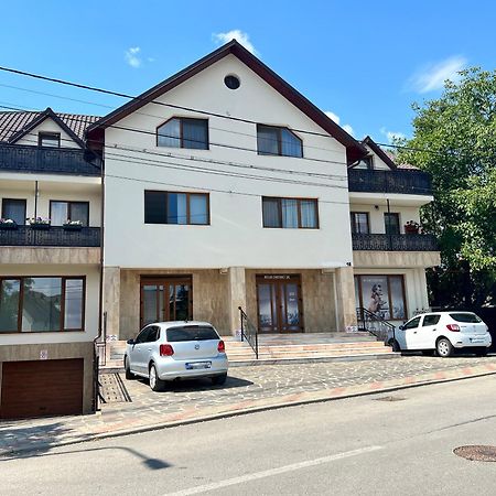 Studio Poienii - A Cozy Stay 5 Min Away From The Center Bistriţa Exteriör bild