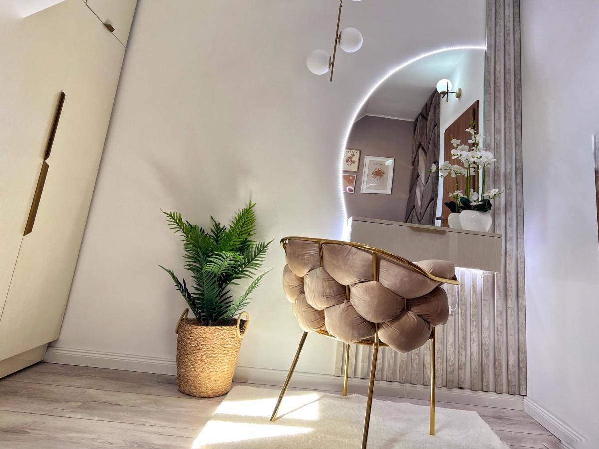 Studio Poienii - A Cozy Stay 5 Min Away From The Center Bistriţa Exteriör bild