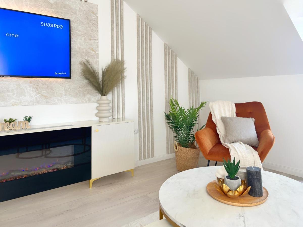 Studio Poienii - A Cozy Stay 5 Min Away From The Center Bistriţa Exteriör bild