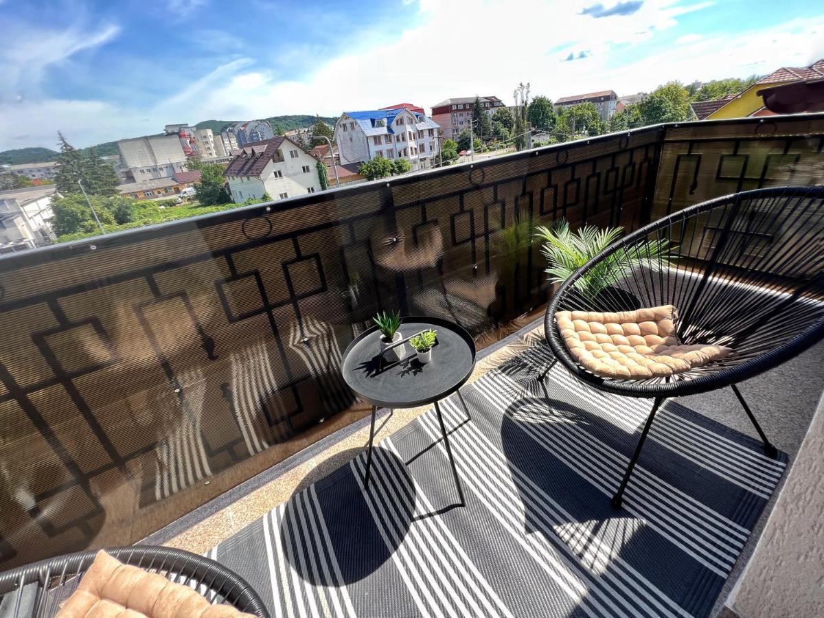 Studio Poienii - A Cozy Stay 5 Min Away From The Center Bistriţa Exteriör bild