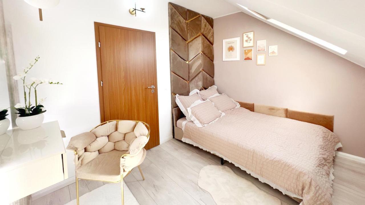 Studio Poienii - A Cozy Stay 5 Min Away From The Center Bistriţa Exteriör bild
