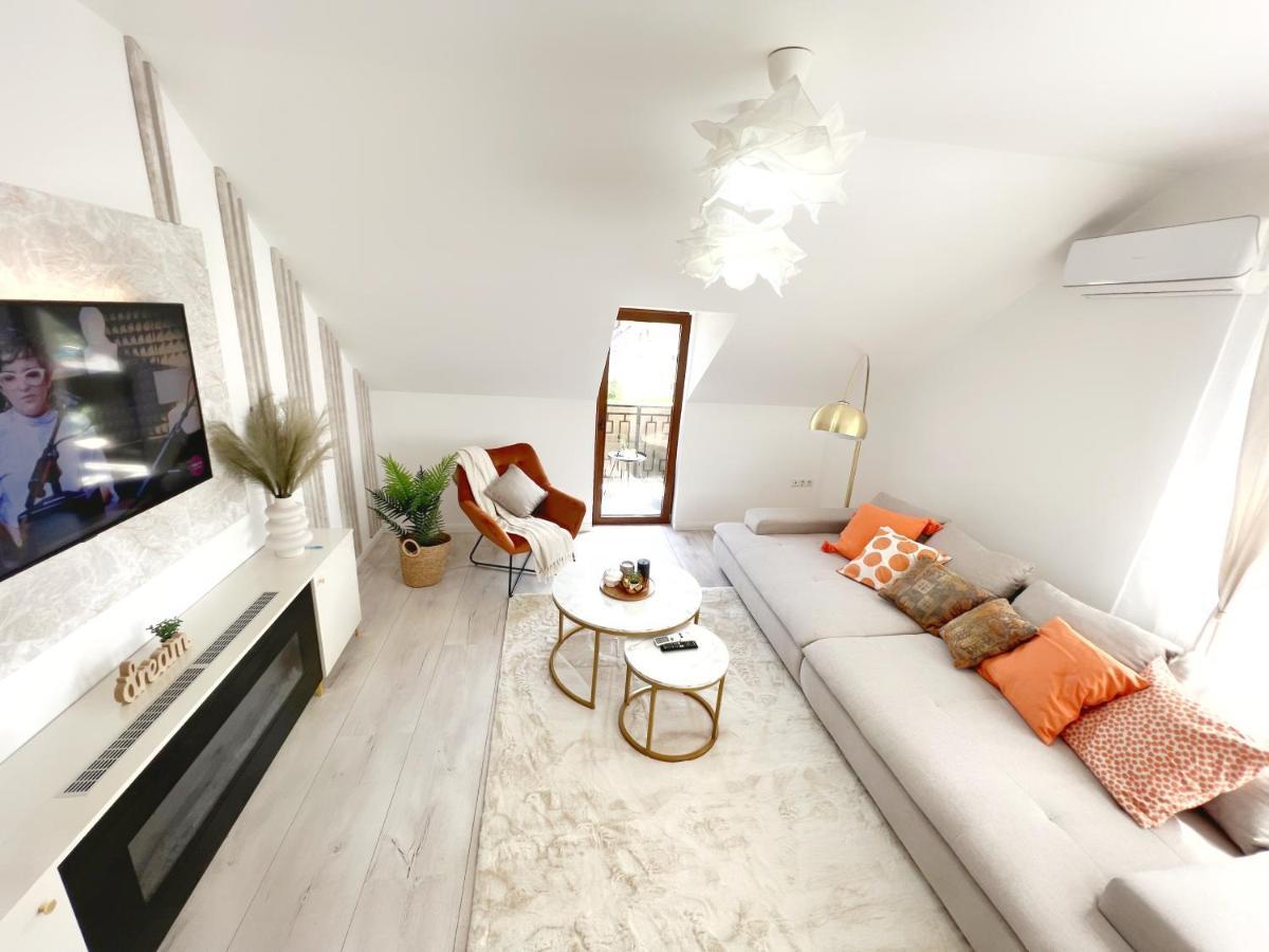 Studio Poienii - A Cozy Stay 5 Min Away From The Center Bistriţa Exteriör bild