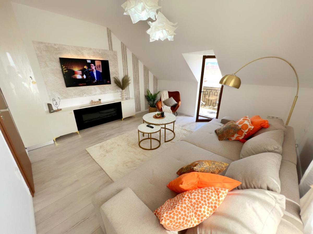 Studio Poienii - A Cozy Stay 5 Min Away From The Center Bistriţa Exteriör bild