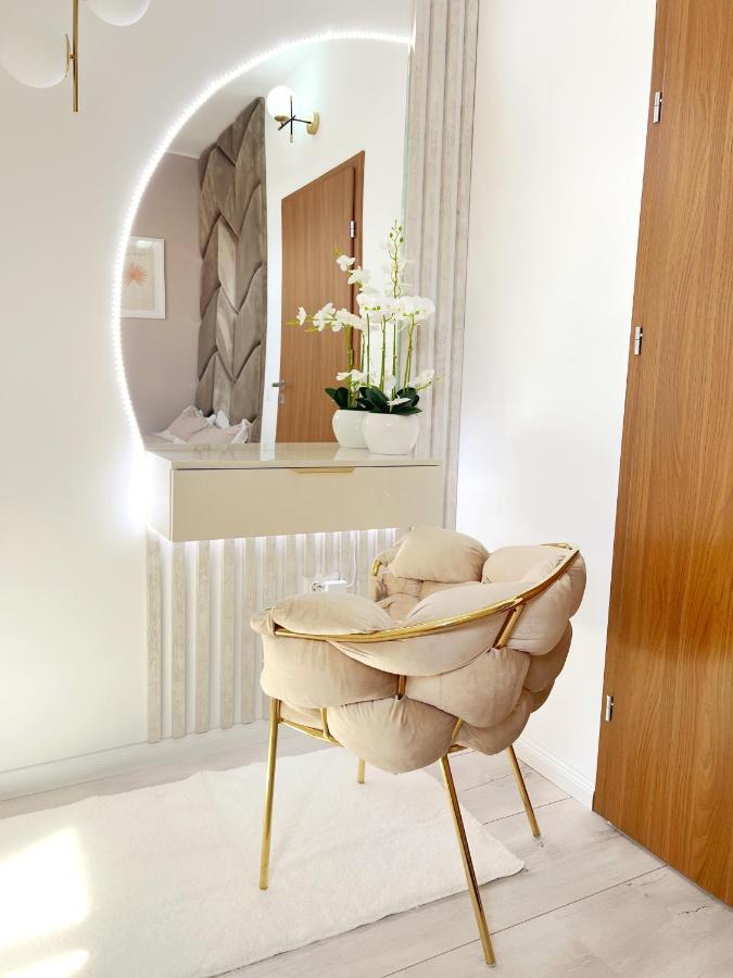 Studio Poienii - A Cozy Stay 5 Min Away From The Center Bistriţa Exteriör bild